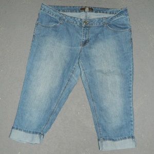 Capri Jeans
